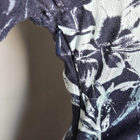 Novella Royale Floral Hawaiian Print Blue Asymmetrical Maxi Short Sleeve Dress - Picture 6 of 11